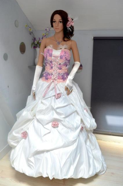 robe de mariée bi color en taffeta lacage au dos à Paris | Robes de mariée d'occasion | Scoop.it