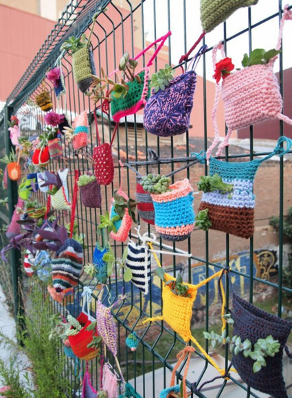 Knitted guerilla gardening | 1001 Gardens | 1001 Gardens ideas ! | Scoop.it