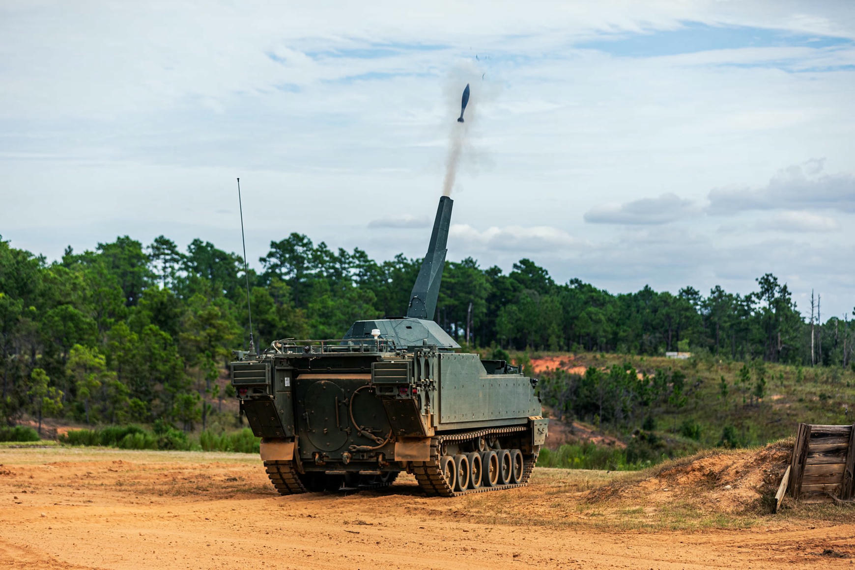 US Army showcases new mortar system in live dem...