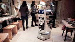 Les robots sortent des usines et s’imposent dans les métiers de services à la personne | Fresh from Edge Communication | Scoop.it
