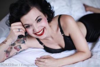 Pin Up Girl Mae Van Bourbon by Photographer Nicole Mattinger | Rockabilly | Scoop.it
