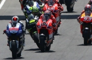 Mugello MotoGP: Close moment for Crutchlow, Dovizioso | Crash.Net | Ductalk: What's Up In The World Of Ducati | Scoop.it