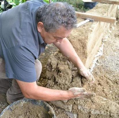 On construit en terre crue au Logis Terra Villa, Ouzilly-Vignolles (86) | Build Green, pour un habitat écologique | Scoop.it