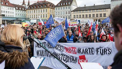 Lehrermangel: Wie wütende Lehrer in Unterfranken ein Zeichen setzen wollen | Schule und Bildung in Unterfranken | Scoop.it
