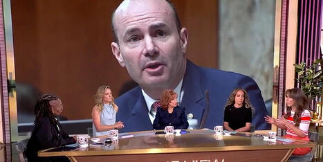 'Something is wrong inside you': Ex-Trump aide unleashes on MAGA senator - Raw Story | Backstabber Watch | Scoop.it