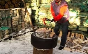 Eccentric axe uses physics to make splitting firewood easier | Ciencia-Física | Scoop.it
