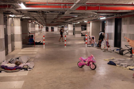Les associations pressent le gouvernement d&rsquo;h&eacute;berger les&nbsp;2&nbsp;300&nbsp;enfants &agrave; la rue&nbsp;: &laquo;&nbsp;Nous constatons une incapacit&eacute; politique &agrave; tenir la&nbsp;promesse qui a &eacute;t&eacute; faite&nbsp;&raquo; - Le Monde | Revue de presse | Scoop.it