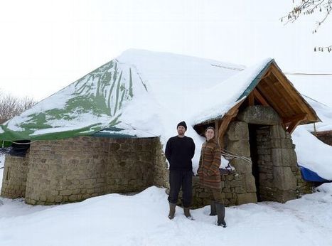 Ils construisent une maison médiévale et écologique en Creuse - Beissat (FR-23) | Build Green, pour un habitat écologique | Scoop.it