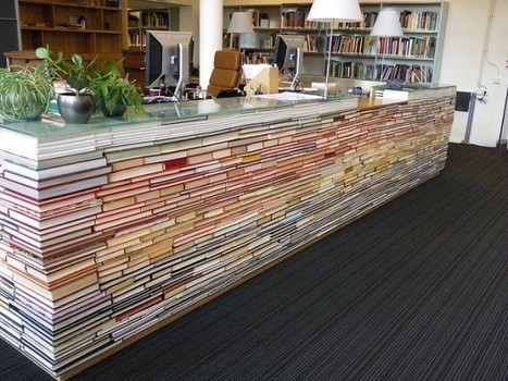 Punto informativo costruito con i libri | Fai da te hobby | Scoop.it