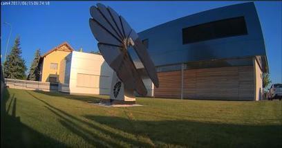 Este panel solar tiene forma de girasol y se va moviendo a lo largo del día | Life | tecno4 | Scoop.it