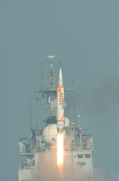 Un navire de la Marine indienne effectue un tir d'essai de missile balistique courte portée Dhanush | Newsletter navale | Scoop.it
