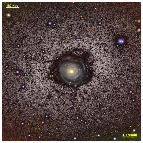 Revelan estructuras nunca vistas en una de las galaxias más grandes y tenues del Universo  | Universo y Física Cuántica | Scoop.it
