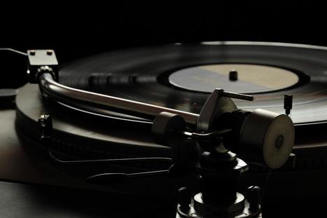 Le streaming est roi, mais les CD et les vinyles dominent le téléchargement légal - Business | UseNum - Musique | Scoop.it