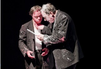 Tu tiens sur tous les fronts, d&rsquo;apr&egrave;s Christophe Tarkos / mise en sc&egrave;ne Roland Auzet | Revue de presse th&eacute;&acirc;tre | Scoop.it