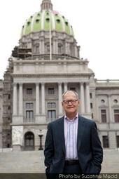 About Wendell Potter - Author. Media Analyst. Watchdog. | Coffee Party Science | Scoop.it