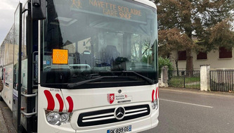 Cars scolaires : le dépôt de Saint-Vincent-de-Paul bloqué, la grève continue dans les transports landais - ici | Landes - Conseils municipaux & communautaires | Scoop.it