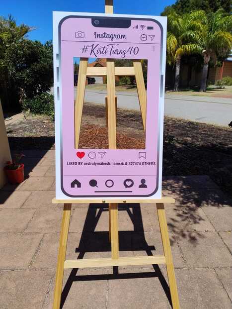 Facebook Frame/ Social Media Style Selfie Frames! | Creative Signage & Innovative Printing Trends | Scoop.it