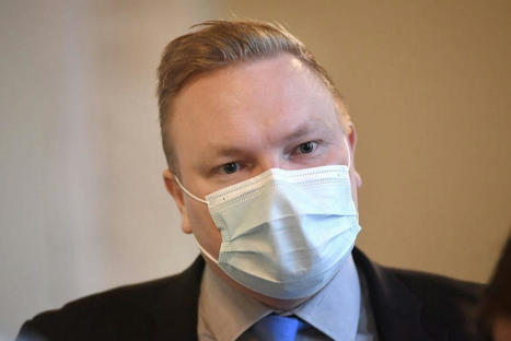 Analyysi: Keskusta pysyttelee hallituksessa mutta n&auml;ytt&auml;&auml; taas haluavan erottaa toisen puolueen ministerin | Yle Uutiset | yle.fi | 1Uutiset - Lukemisen t&auml;hden | Scoop.it