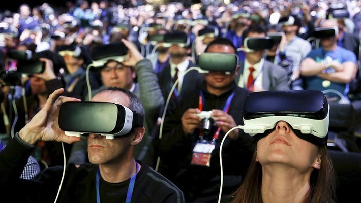 Mark Zuckerberg touts Samsung&rsquo;s virtual-reality efforts | Technology Report - Changing Our World | Scoop.it