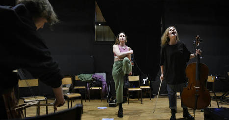 Les Ukrainiennes de Dakh Daughters réfugiées en France: Vire et revenir – | Revue de presse théâtre | Scoop.it