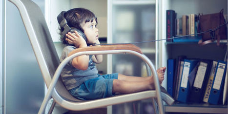 Pr&egrave;s d&rsquo;un enfant sur dix de moins de 2 ans s&rsquo;endort avec des &eacute;couteurs | Revue de presse Implant Cochl&eacute;aire | Scoop.it