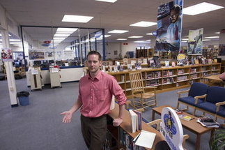 Washington Township High School students decorate library with READ posters starring themselves | Creativity in the School Library | Scoop.it