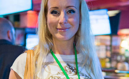 Noora Karma haluaa ex-miehen tapaamaan lapsiaan: "Lähetän vaikka lentoliput hänelle" | Lakastunut lehti | Scoop.it