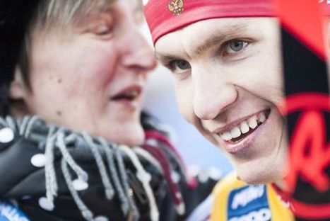 Aleksandr Bolshunov ja Simon Caprini: Ven&auml;l&auml;ishiiht&auml;j&auml; riehaantui onnesta &ndash; Iivo Niskasen vanha suksipartneri suuteli suomalaisen arkkivihollista, &auml;itikin mukana juhlissa | 1Uutiset - Lukemisen t&auml;hden | Scoop.it