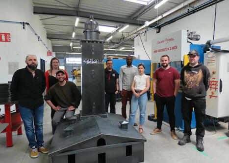 Ces futurs chaudronniers ont réalisé une structure mystère pour le festival des Filets Bleus | L'INDUSTRIE EN BRETAGNE | Scoop.it