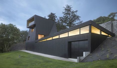 Architecture originale pour cette maison bois contemporaine adossée à une colline en France | Build Green, pour un habitat écologique | Scoop.it
