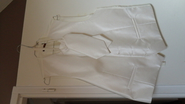 Annonce : Gilet + lavalière originale occasion pas cher - Rhône Alpes - Ain - Occasion du mariage | Robes de mariée d'occasion | Scoop.it