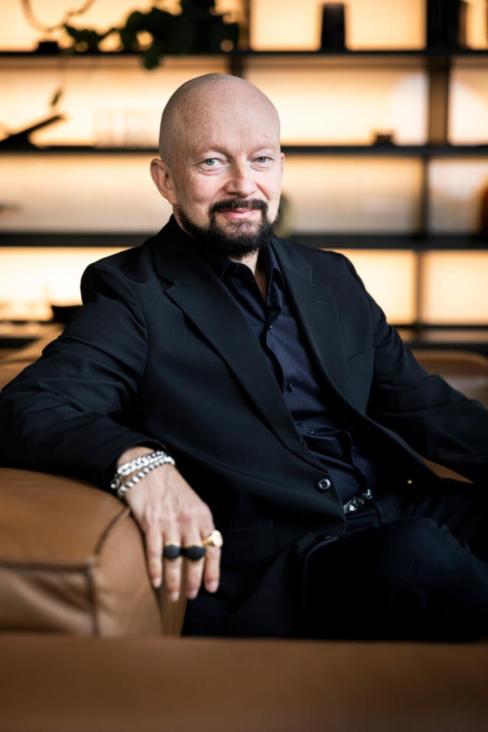 Meet the curious billionaire who began life as a refugee - and brought the Bayeux Tapestry to Britain | Family Office & Billionaire Report - Empowering Family Dynasties | Scoop.it