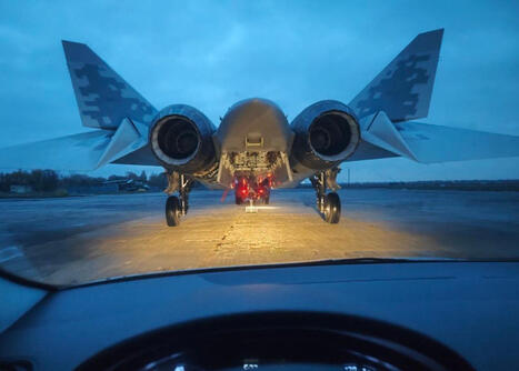 Rare photo reveals Su-57’s hidden weapon bay | DEFENSE NEWS | Scoop.it